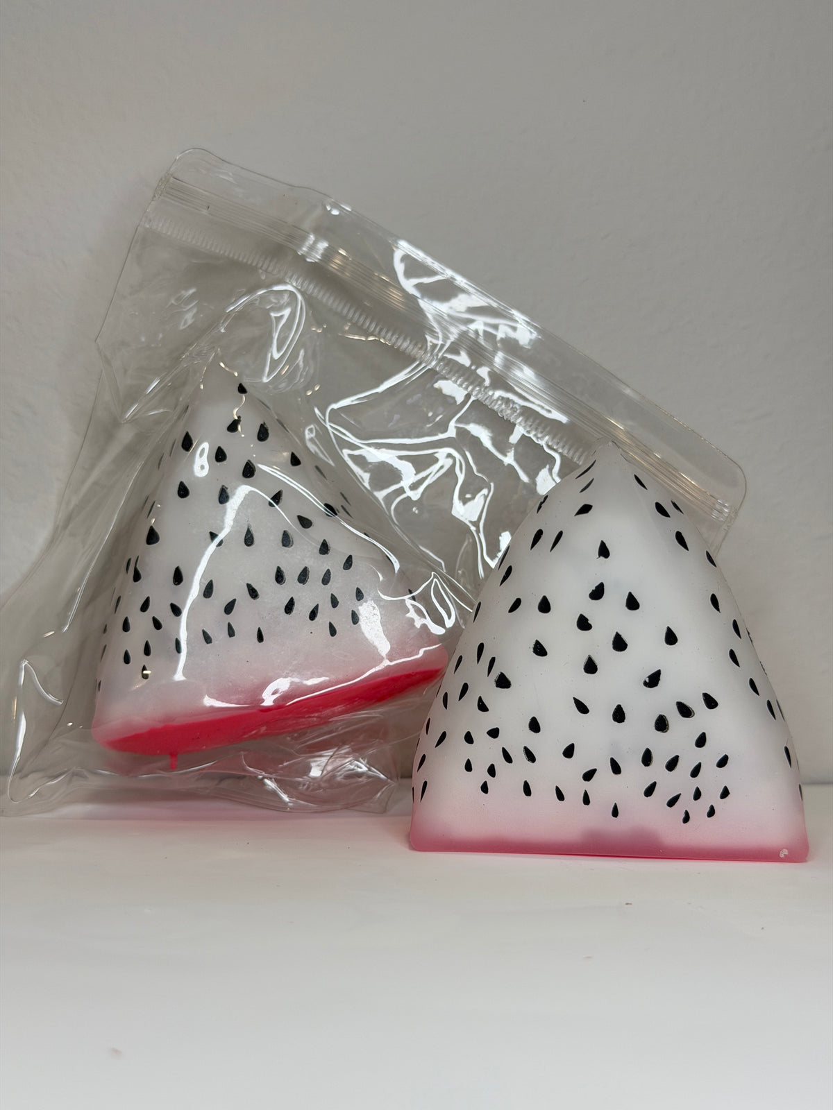 Crunchy Dragon Fruit Slice Squishy